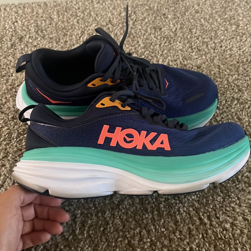 HOKA bondi 8